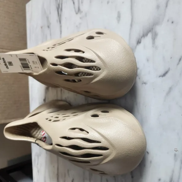 adidas Kids Sneakers in Cream