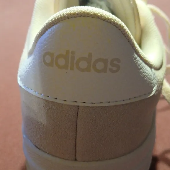 Adidas Pink Leather And Suede Sneakers Size 6 ..NWT Retail 85.00.