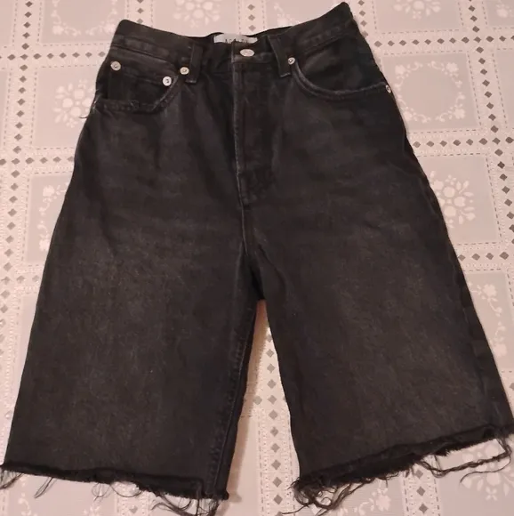 AGOLDE Revolve ‘90s Pinch High Waist Frayed Hem Bermuda Shorts, Black, Size 23