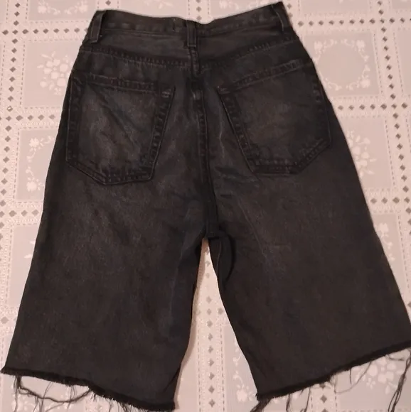 AGOLDE Revolve ‘90s Pinch High Waist Frayed Hem Bermuda Shorts, Black, Size 23