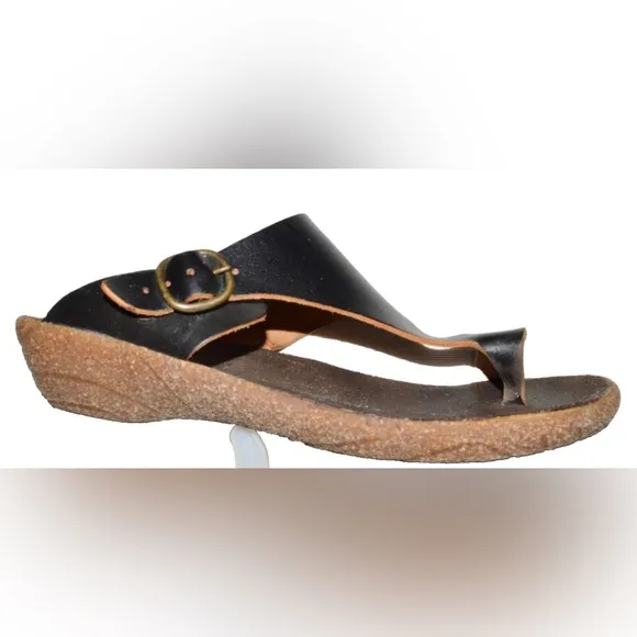 BOSABO FRANCE SZ 38 7.5 8 M BLACK LEATHER THONG LOW HEEL SLIP ON SANDALS