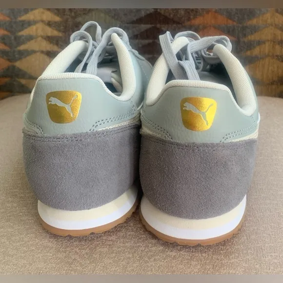 Brand new gray puma sneakers