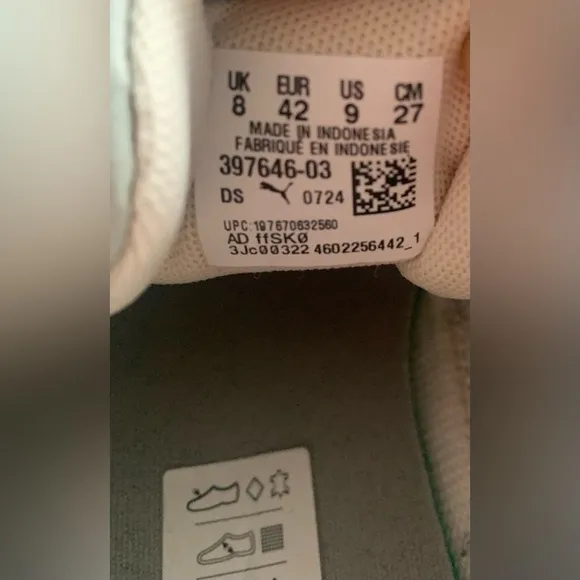 Brand new gray puma sneakers