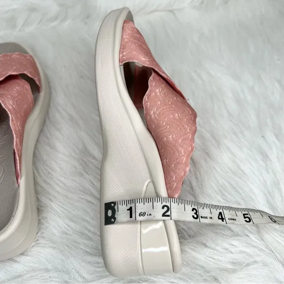 Bzees Sahara Washable Slide Wedge Sandals Rogue Fabric Size 7M