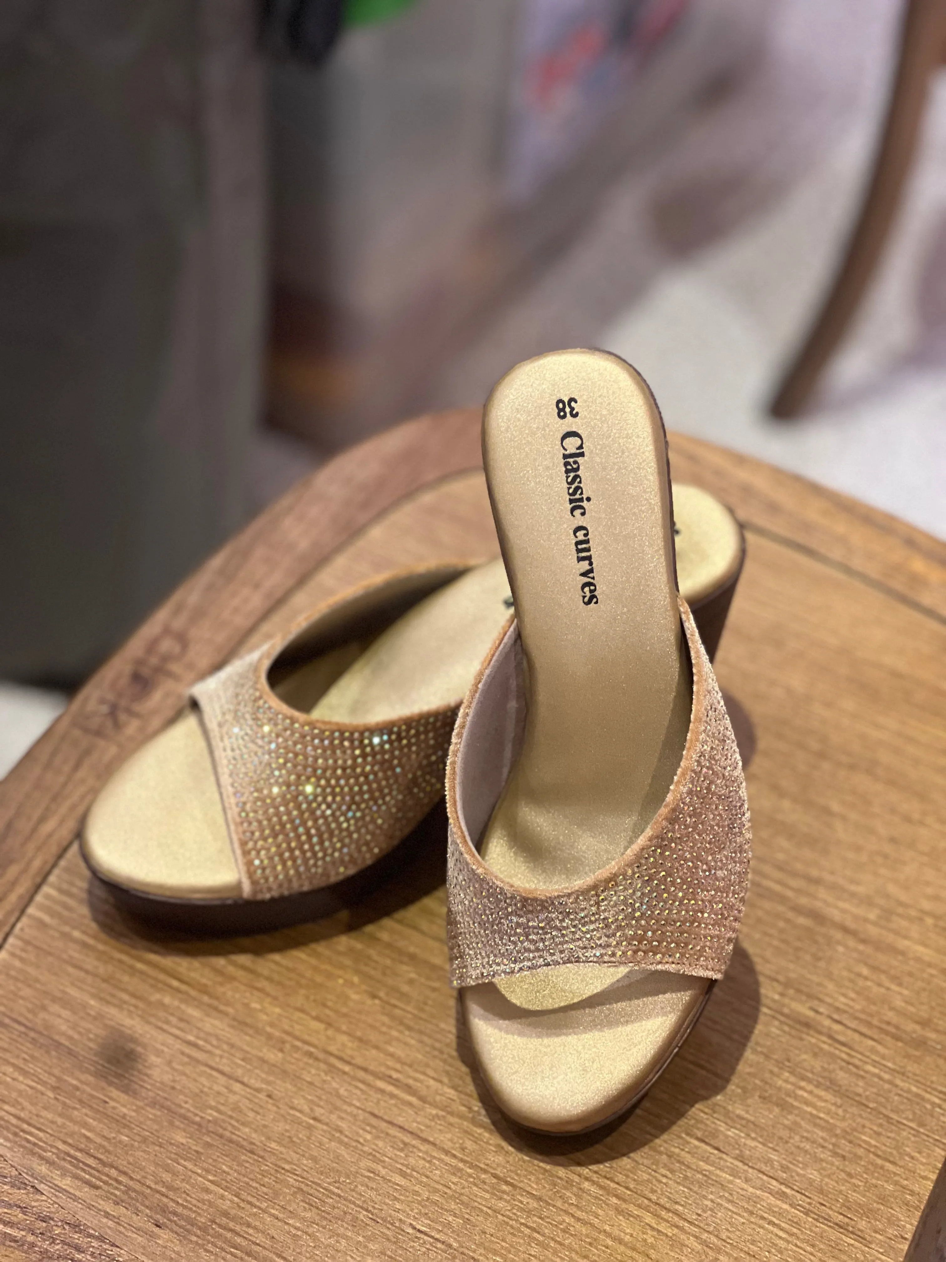 Comficurve Heels - Gold