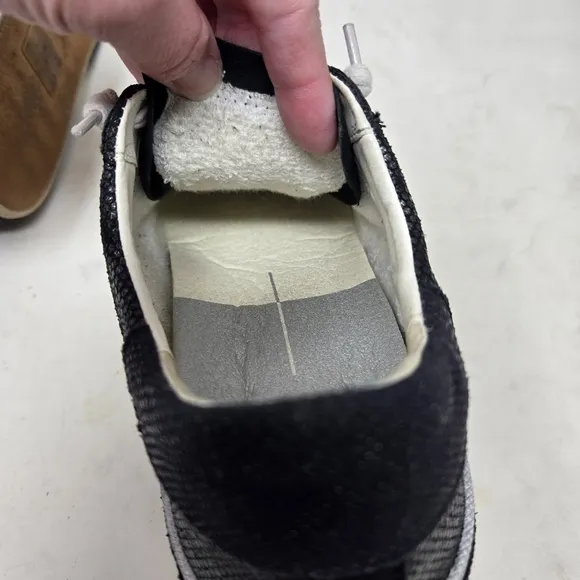 DOLCE VITA Stylish Black Women's Zina Sneakers Size 8