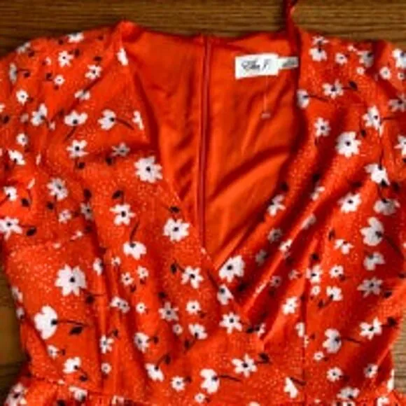 ELIZA J Floral Suplice Tiered Long Sleeves V-Neck Coral Dress Women’s Size 8 NWT