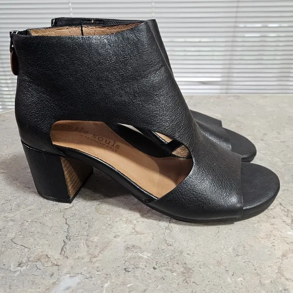 GENTLE SOULS By KENNETH COLE “CHARLENE” BLACK LEATHER OPEN TOE &amp; HEEL BOOTIE