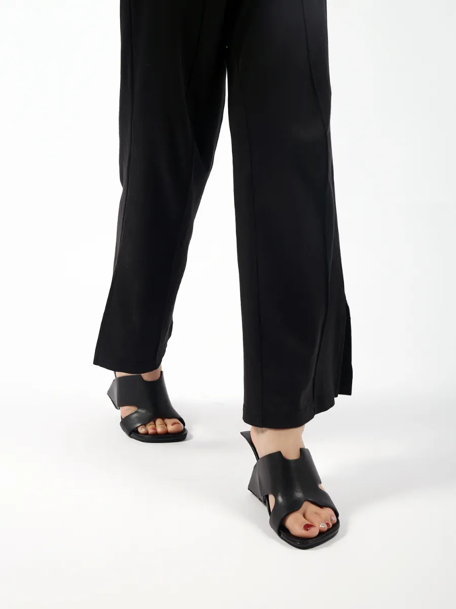 Given Black Leather Open Toe Slide