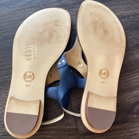 Goodbye Sale BNWS Michael Michael Kors Flat Plate Thong Sandals