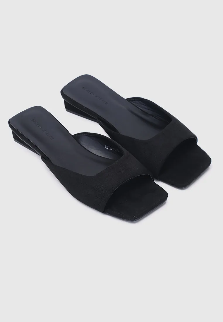 Hermione Slide Sandals (Black)