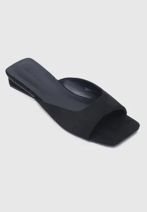 Hermione Slide Sandals (Black)