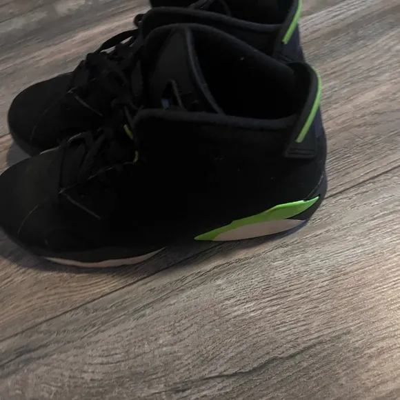 Kids Jordan’s 6s Retro Electric Green