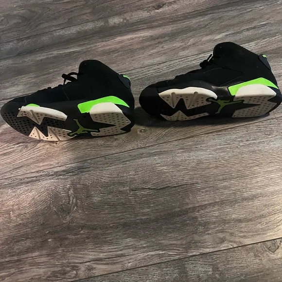 Kids Jordan’s 6s Retro Electric Green