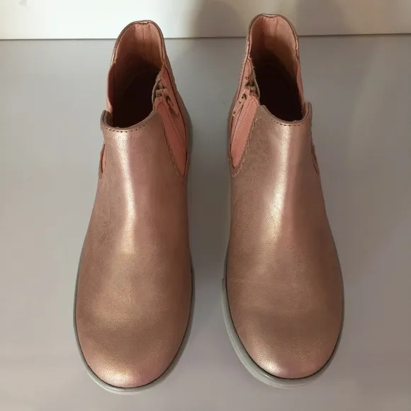 Lands’ End Big Girl’s Chelsea Sneaker Boots ROSE GOLD Pink Metallic Size 6