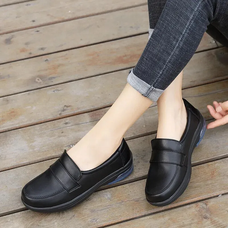 Lia® | Relaxed and stylish   sneakers