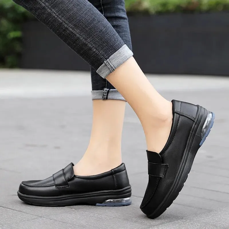 Lia® | Relaxed and stylish   sneakers