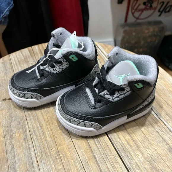 Nike Air Jordan 3 Retro Green Glow/Black Toddler Sneakers 3C