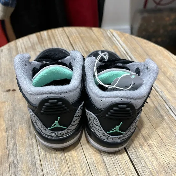 Nike Air Jordan 3 Retro Green Glow/Black Toddler Sneakers 3C
