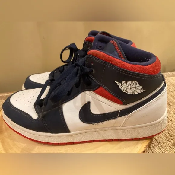 Nike Air Jordan White Navy Blue Red Mid BQ6931-104 Youth 7Y