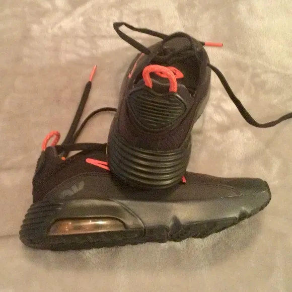 NIKE AIRMAX KIDS Sneakers. NWOT