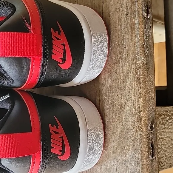 Nike Black and Red Sneakers 5.5 youth