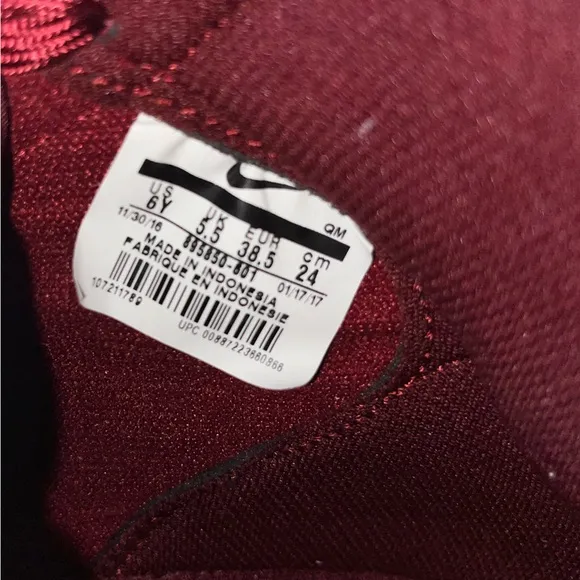 Nike Blazer Mid (GS) Burgundy Sneakers Size 6 ( Big boys )