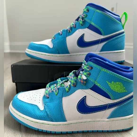 Nike Jordans Blue and Green kids  Basketball Sneakers size 5