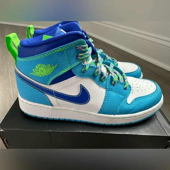 Nike Jordans Blue and Green kids  Basketball Sneakers size 5