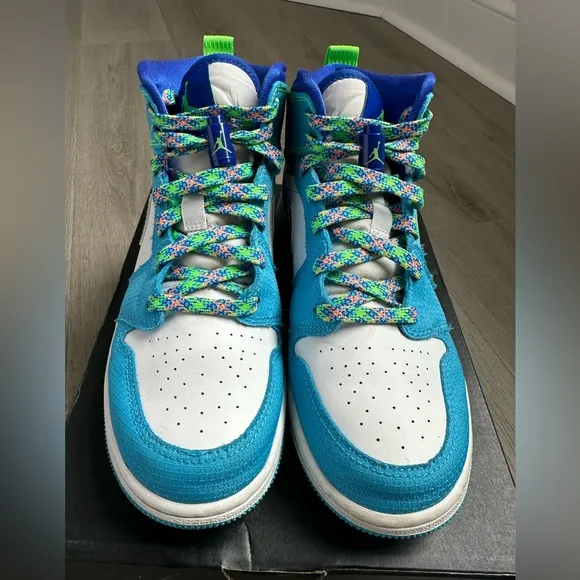 Nike Jordans Blue and Green kids  Basketball Sneakers size 5