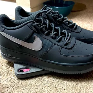 Nike Kids Black Sneake