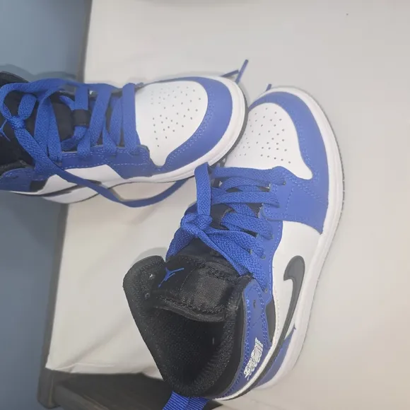 Nike Kids Sneakers - Blue, Black, and White NEVER WORN