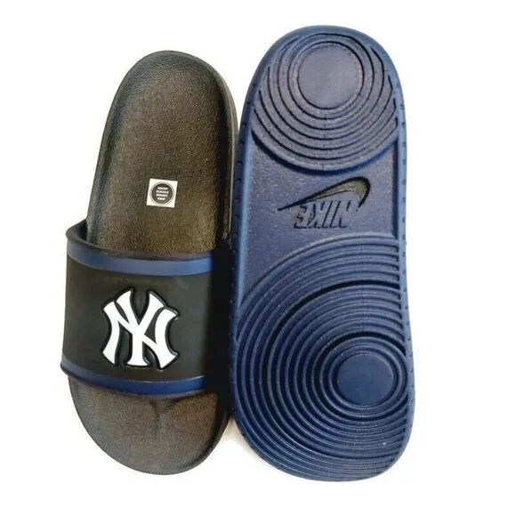 Nike Offcourt Slide New York Yankees Mens Size 12 Sandal Cushioned Strap Black