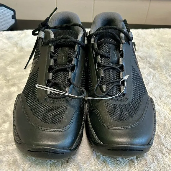 Nike React SFB Carbon Low Sz 6.5 NWOT Black Sneakers Tennis Shoes NWOT