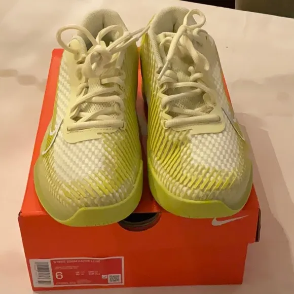 Nike Zoom woman’s Vapor tennis  Sneakers - White and Yellow
