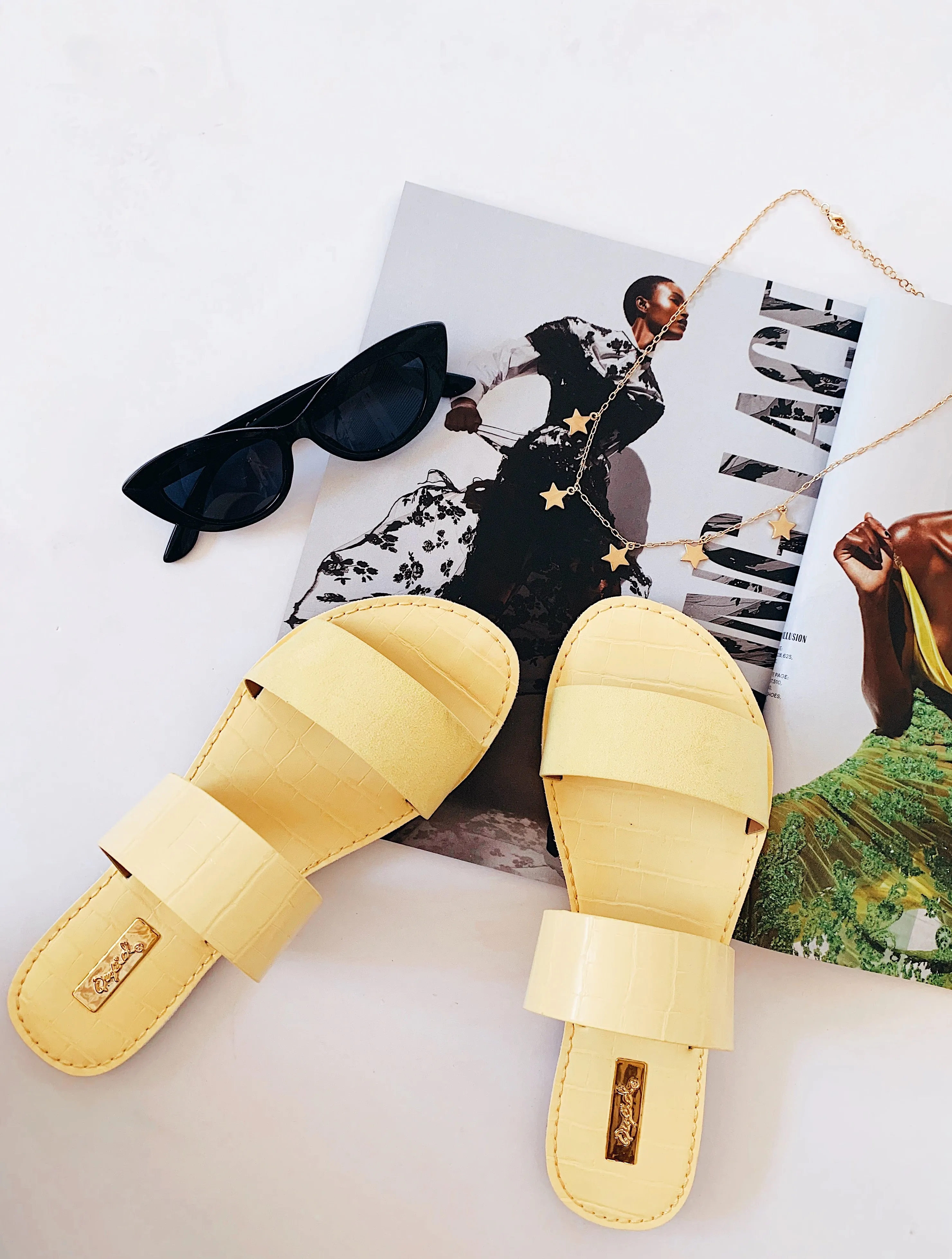 Poppy Slide Sandal// Yellow