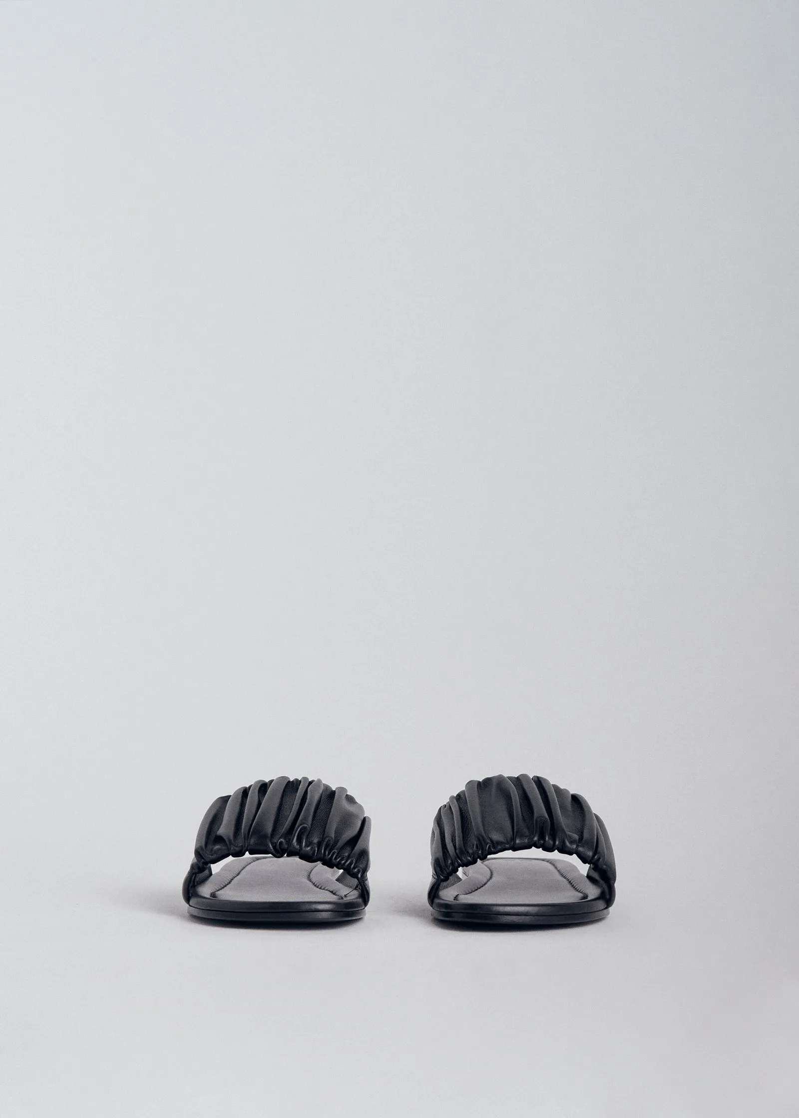 Ruched Slide Sandal in Leather - Black