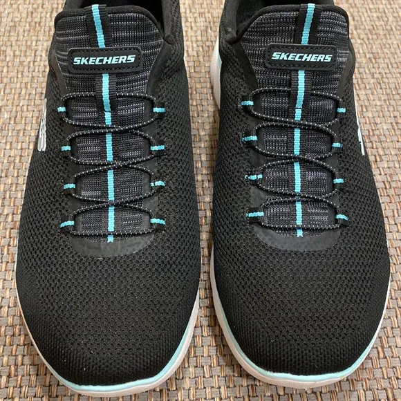 Skechers 9.5 Black Memory Foam Slip On Sneakers
