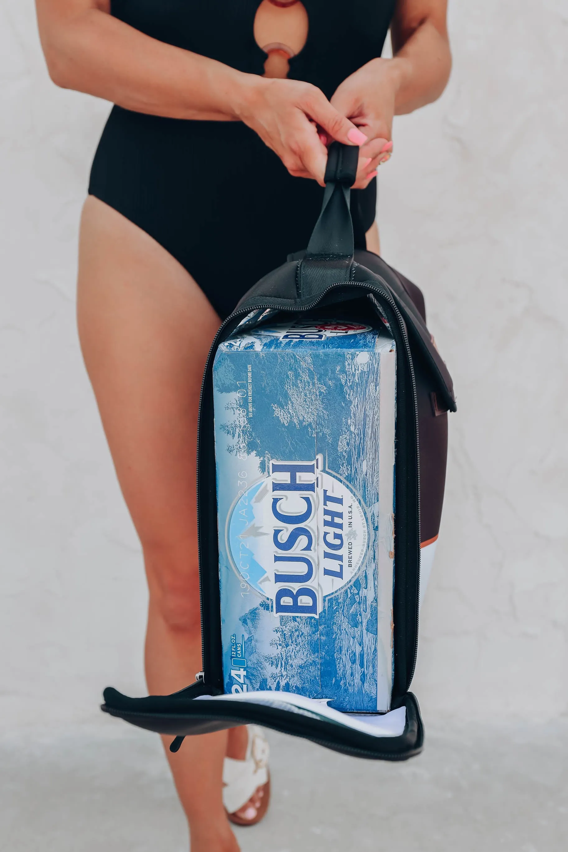 The Gibson Kase Mate Kanga Cooler - 24 Pack