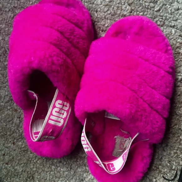 UGG Fluff Yeah big kid's pink slide sandal logo strap size 5 Eur 37