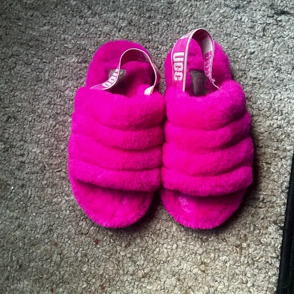 UGG Fluff Yeah big kid's pink slide sandal logo strap size 5 Eur 37