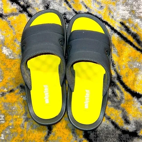 UNLISTED Kenneth Cole Men's Quinn Quilted Slide Sandals 10M brand New  WOT